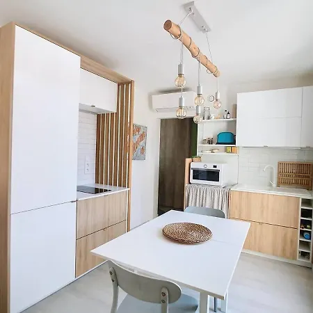 Bright 2-room - Rooftop Terrace - Swimming Pool Apartmán *